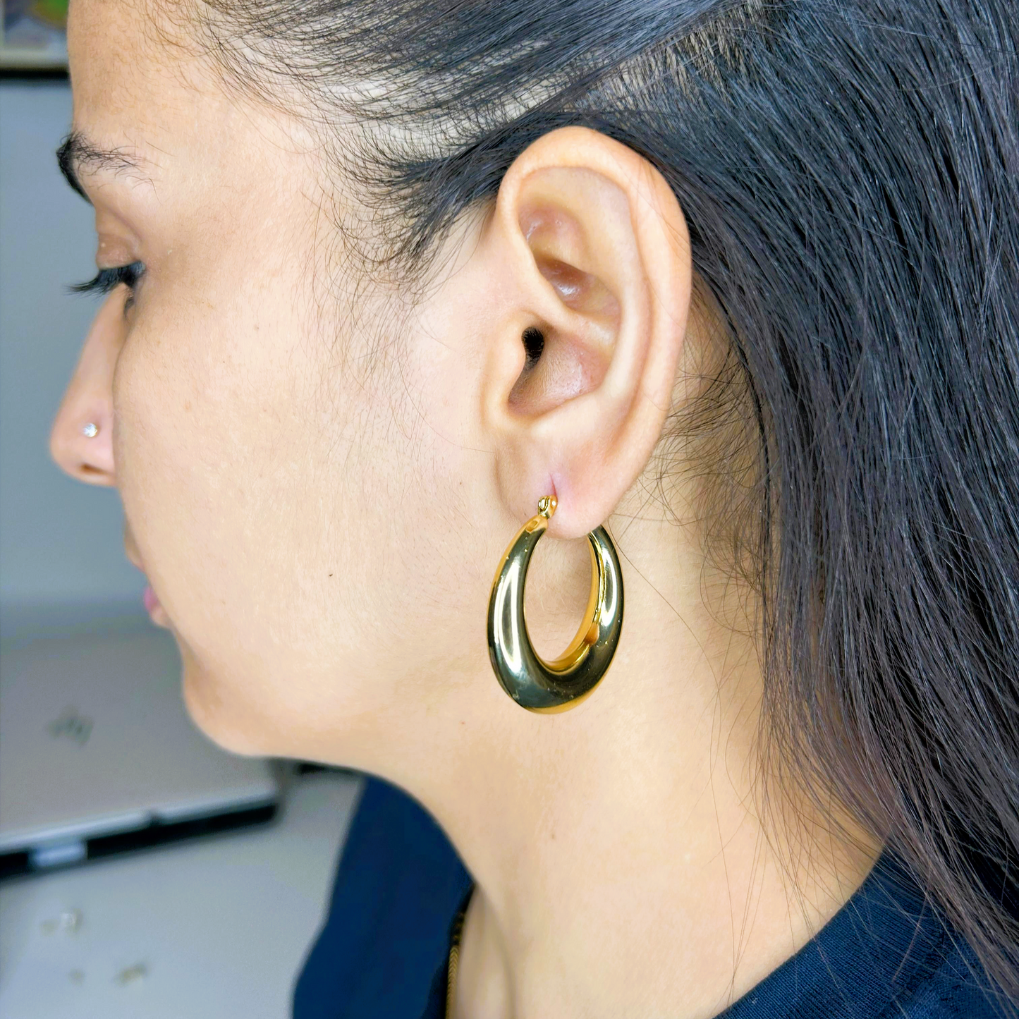 Oplique By Vineeta Golden Stainless Steel Teardrop Hoop Earrings – Anti‑Tarnish